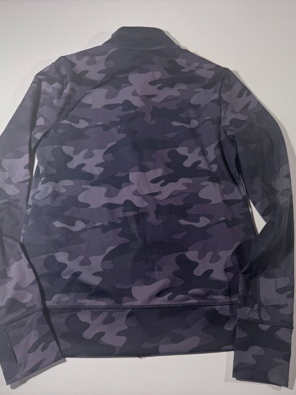 Lolë Grey Camo Zip Athletic Jacket | Thumbhole Activewear Layer Medium - Picture 13 of 13